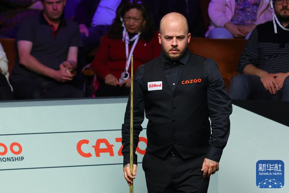 以绝对优势 以绝对优势