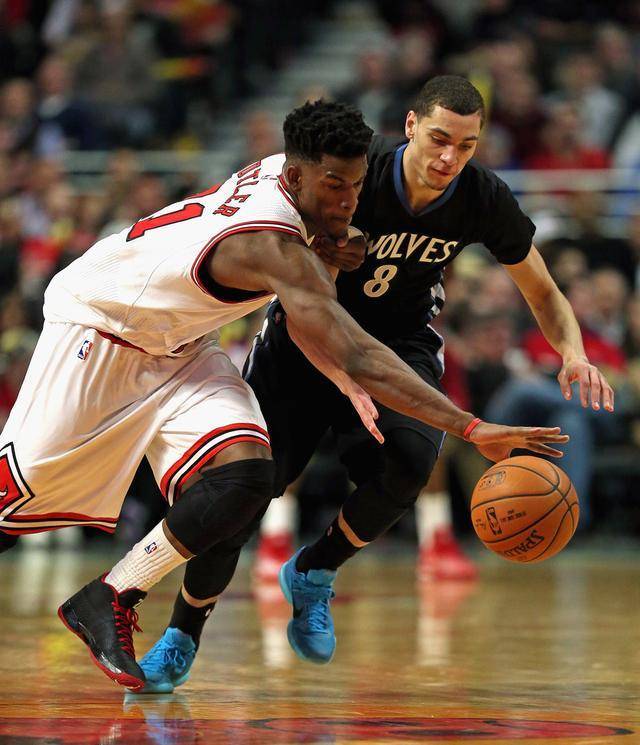 回撤拿球吸 回撤拿球吸