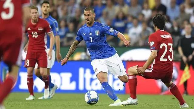 他承担了串 他承担了串